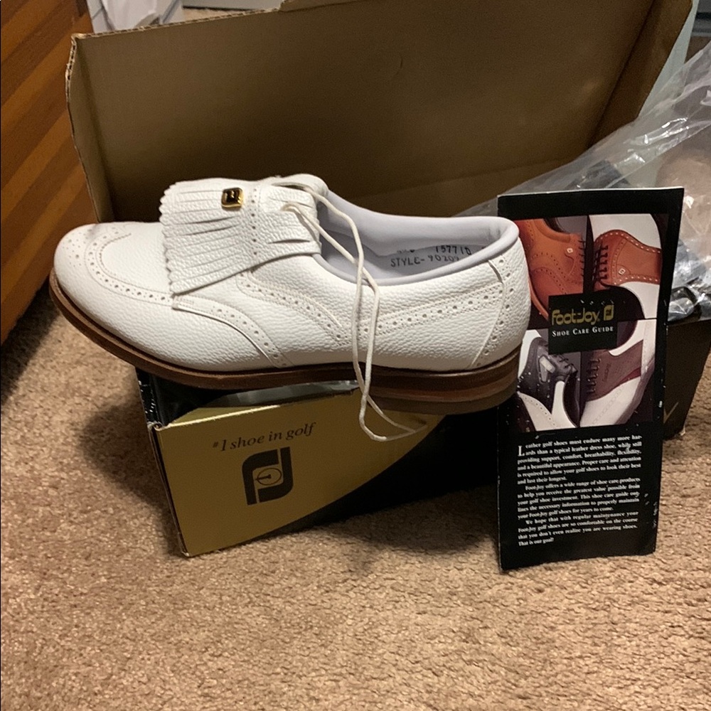 FootJoy White Leather Golf Saddle Shoes with Brown Sole